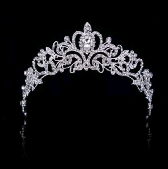 💗❤️ Because Youre A Queen Clear Crystals Tiara - Picture 4 of 7